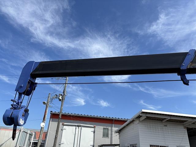 エルフトラック クレーン付平ボディ 上物タダノ製 4段ブーム ラジコン(無線) 2.6t吊り フックイン 荷台寸法371×180×38 標準ロングボディ 荷台床鉄板/板張り 積載2t アオリ5方開(34枚目)