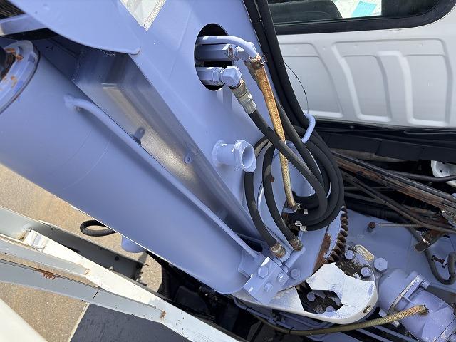 エルフトラック クレーン付平ボディ 上物タダノ製 4段ブーム ラジコン(無線) 2.6t吊り フックイン 荷台寸法371×180×38 標準ロングボディ 荷台床鉄板/板張り 積載2t アオリ5方開(37枚目)