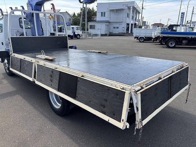 エルフトラック クレーン付平ボディ 上物タダノ製 4段ブーム ラジコン(無線) 2.6t吊り フックイン 荷台寸法371×180×38 標準ロングボディ 荷台床鉄板/板張り 積載2t アオリ5方開(42枚目)