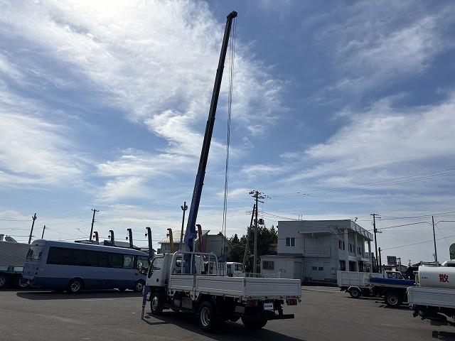 エルフトラック クレーン付平ボディ 上物タダノ製 4段ブーム ラジコン(無線) 2.6t吊り フックイン 荷台寸法371×180×38 標準ロングボディ 荷台床鉄板/板張り 積載2t アオリ5方開(44枚目)