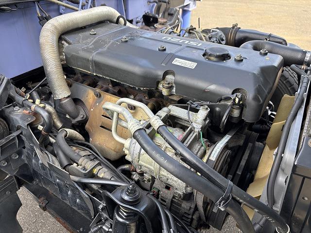 エルフトラック クレーン付平ボディ 上物タダノ製 4段ブーム ラジコン(無線) 2.6t吊り フックイン 荷台寸法371×180×38 標準ロングボディ 荷台床鉄板/板張り 積載2t アオリ5方開(54枚目)