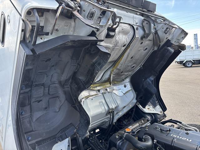 エルフトラック クレーン付平ボディ 上物タダノ製 4段ブーム ラジコン(無線) 2.6t吊り フックイン 荷台寸法371×180×38 標準ロングボディ 荷台床鉄板/板張り 積載2t アオリ5方開(64枚目)