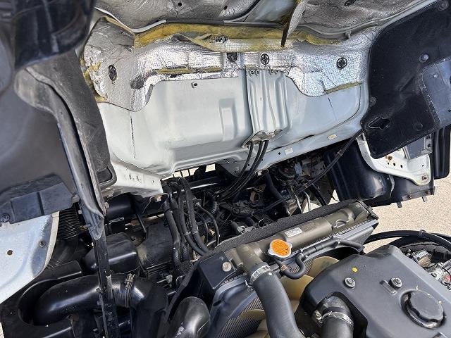 エルフトラック クレーン付平ボディ 上物タダノ製 4段ブーム ラジコン(無線) 2.6t吊り フックイン 荷台寸法371×180×38 標準ロングボディ 荷台床鉄板/板張り 積載2t アオリ5方開(71枚目)