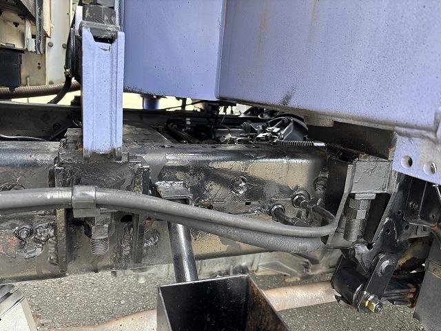 エルフトラック クレーン付平ボディ 上物タダノ製 4段ブーム ラジコン(無線) 2.6t吊り フックイン 荷台寸法371×180×38 標準ロングボディ 荷台床鉄板/板張り 積載2t アオリ5方開(72枚目)