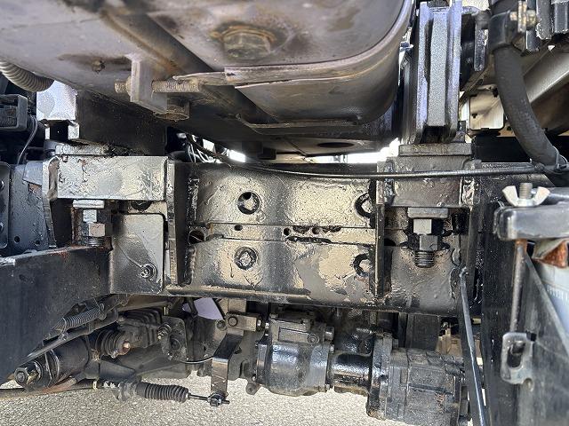 エルフトラック クレーン付平ボディ 上物タダノ製 4段ブーム ラジコン(無線) 2.6t吊り フックイン 荷台寸法371×180×38 標準ロングボディ 荷台床鉄板/板張り 積載2t アオリ5方開(75枚目)