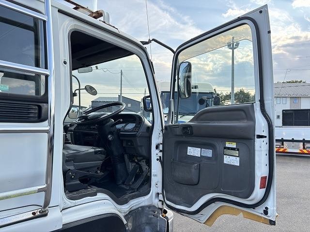 フォワード ローダーダンプ 上物花見台製 スライドボディ 荷台寸法400x208x24 荷台床鉄板張り 積載3t アオリ3方開 ロックピン付 シートキャリア付 ベットスペース有 燃焼不要♪ 6速ミッション(10枚目)