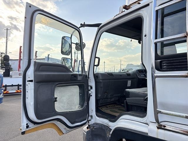 フォワード ローダーダンプ 上物花見台製 スライドボディ 荷台寸法400x208x24 荷台床鉄板張り 積載3t アオリ3方開 ロックピン付 シートキャリア付 ベットスペース有 燃焼不要♪ 6速ミッション(15枚目)