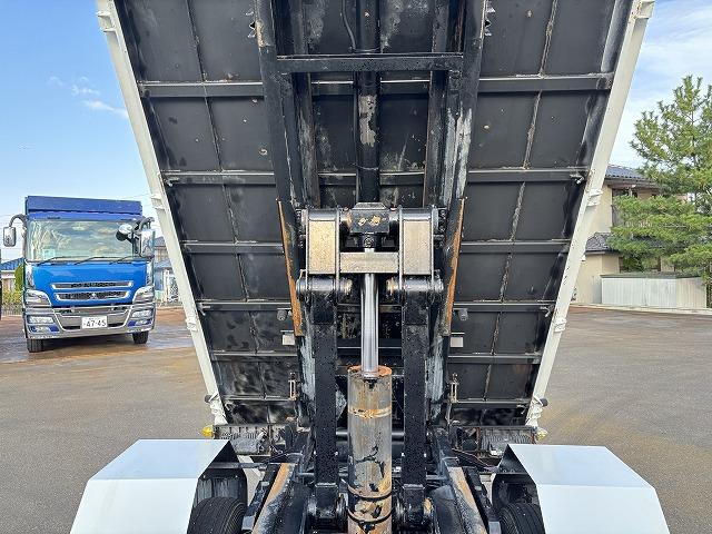 フォワード ローダーダンプ 上物花見台製 スライドボディ 荷台寸法400x208x24 荷台床鉄板張り 積載3t アオリ3方開 ロックピン付 シートキャリア付 ベットスペース有 燃焼不要♪ 6速ミッション(30枚目)