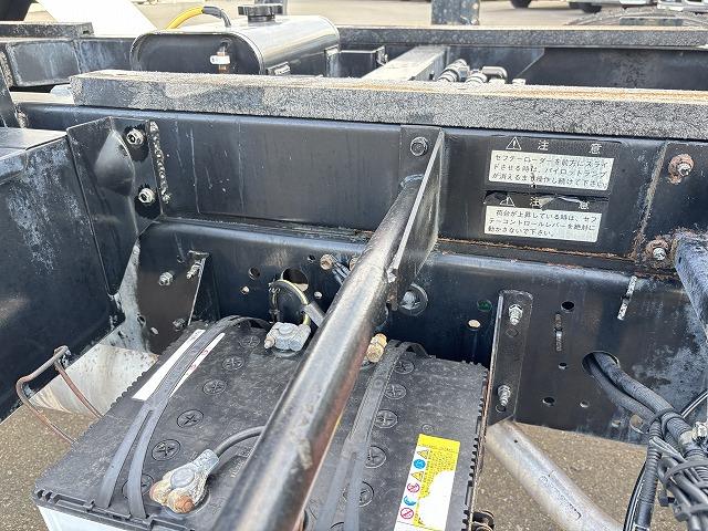 フォワード ローダーダンプ 上物花見台製 スライドボディ 荷台寸法400x208x24 荷台床鉄板張り 積載3t アオリ3方開 ロックピン付 シートキャリア付 ベットスペース有 燃焼不要♪ 6速ミッション(70枚目)