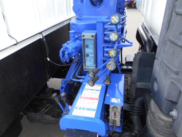 エルフトラック クレーン付き平ボディ 上物タダノ製 5段ブーム ラジコン(無線) フックイン 2.6t吊り リアジャッキ付 ワイドロングボディ 荷台寸法365x207x38 荷台床縞鉄板張り アルミブロック(38枚目)