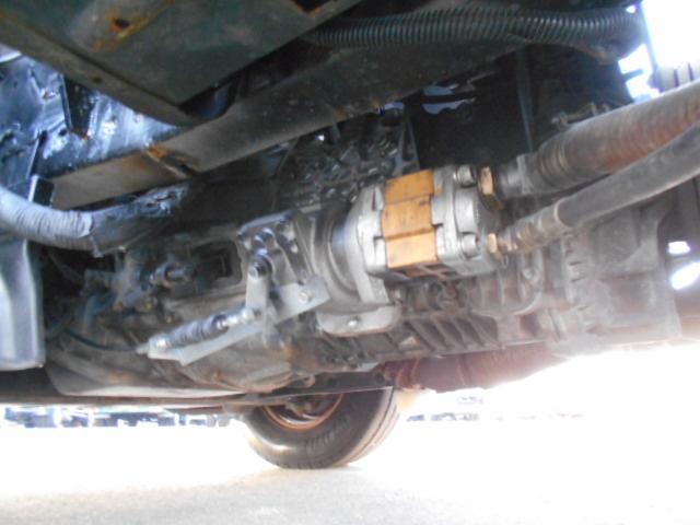 エルフトラック クレーン付き平ボディ 上物タダノ製 5段ブーム ラジコン(無線) フックイン 2.6t吊り リアジャッキ付 ワイドロングボディ 荷台寸法365x207x38 荷台床縞鉄板張り アルミブロック(41枚目)