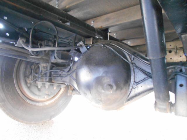 エルフトラック クレーン付き平ボディ 上物タダノ製 5段ブーム ラジコン(無線) フックイン 2.6t吊り リアジャッキ付 ワイドロングボディ 荷台寸法365x207x38 荷台床縞鉄板張り アルミブロック(59枚目)