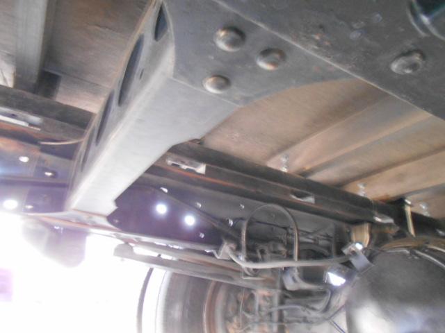 エルフトラック クレーン付き平ボディ 上物タダノ製 5段ブーム ラジコン(無線) フックイン 2.6t吊り リアジャッキ付 ワイドロングボディ 荷台寸法365x207x38 荷台床縞鉄板張り アルミブロック(60枚目)