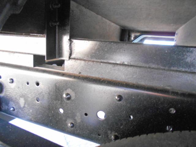 エルフトラック クレーン付き平ボディ 上物タダノ製 5段ブーム ラジコン(無線) フックイン 2.6t吊り リアジャッキ付 ワイドロングボディ 荷台寸法365x207x38 荷台床縞鉄板張り アルミブロック(70枚目)