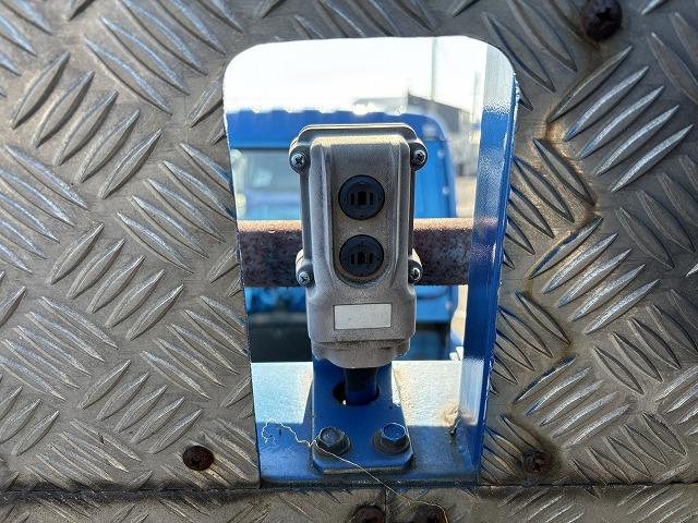 フォワード セーフティローダー 上物花見台製 スライドボディ(ラジコン) 荷台寸法504×220×21 荷台床鉄板張り 積載7.5t 増トン ウインチ付(ラジコン) 自動歩み 内フック アルミブロックアオリ(32枚目)