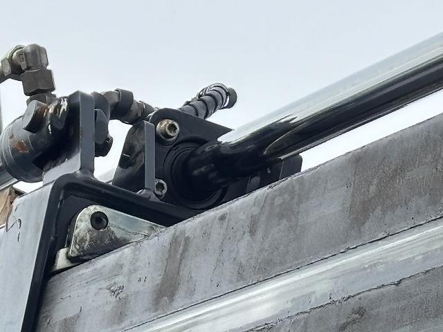 プロフィア ヒアブクレーン付スクラップ運搬車 上物ヒアブ製(166E3-CLX) 360度回転グラップル付 荷台寸820x239x133 鉄深箱 容量約26立米 積載10.3t 410馬力 2デフ 走行63万km(46枚目)