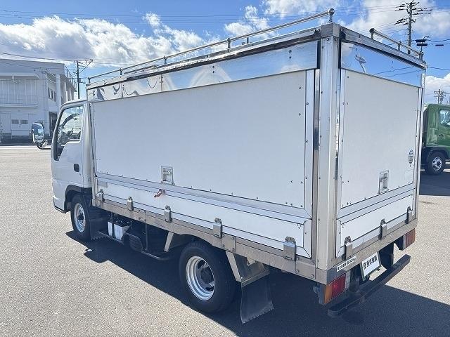 エルフトラック 移動販売車 積載1.6t 冷蔵ショーケース付 -20℃設定(-14℃まで確認済み) 商品棚付 給水蛇口付 5速ミッション 走行5.1万km 燃焼不要♪(4枚目)