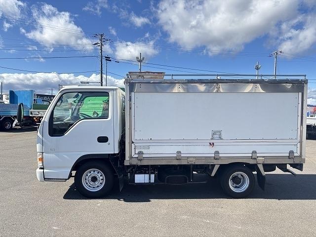 エルフトラック 移動販売車 積載1.6t 冷蔵ショーケース付 -20℃設定(-14℃まで確認済み) 商品棚付 給水蛇口付 5速ミッション 走行5.1万km 燃焼不要♪(8枚目)