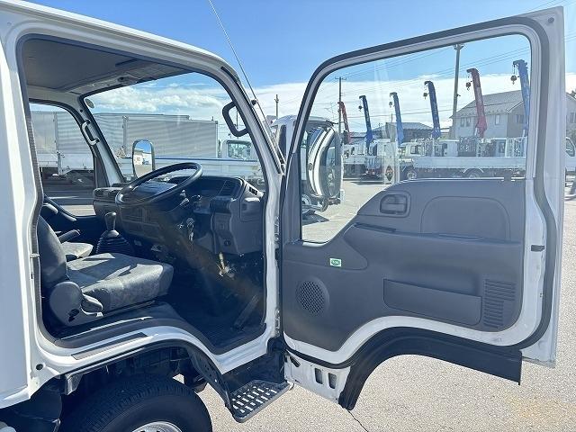 エルフトラック 移動販売車 積載1.6t 冷蔵ショーケース付 -20℃設定(-14℃まで確認済み) 商品棚付 給水蛇口付 5速ミッション 走行5.1万km 燃焼不要♪(10枚目)