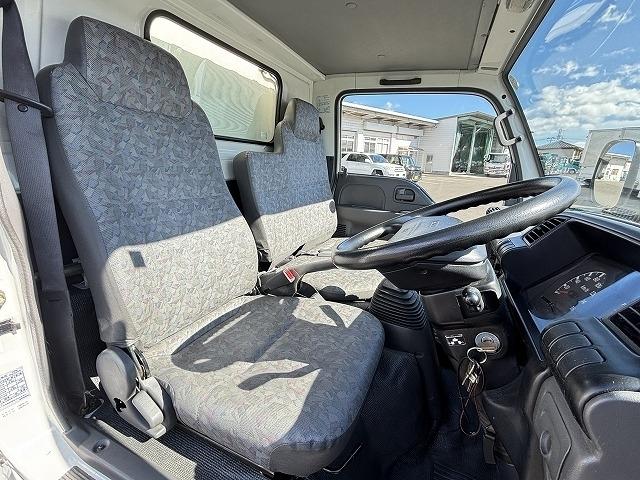 エルフトラック 移動販売車 積載1.6t 冷蔵ショーケース付 -20℃設定(-14℃まで確認済み) 商品棚付 給水蛇口付 5速ミッション 走行5.1万km 燃焼不要♪(11枚目)