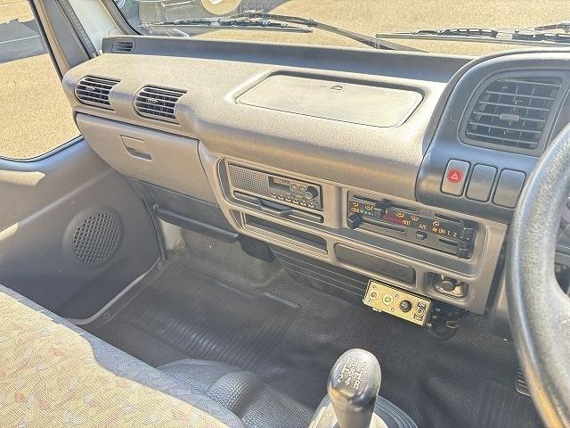 エルフトラック 移動販売車 積載1.6t 冷蔵ショーケース付 -20℃設定(-14℃まで確認済み) 商品棚付 給水蛇口付 5速ミッション 走行5.1万km 燃焼不要♪(12枚目)