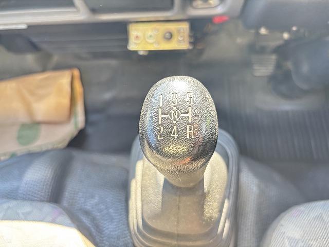 エルフトラック 移動販売車 積載1.6t 冷蔵ショーケース付 -20℃設定(-14℃まで確認済み) 商品棚付 給水蛇口付 5速ミッション 走行5.1万km 燃焼不要♪(16枚目)