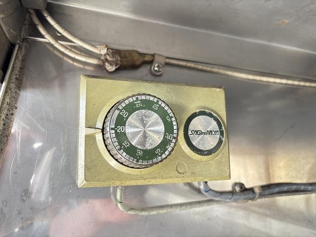 エルフトラック 移動販売車 積載1.6t 冷蔵ショーケース付 -20℃設定(-14℃まで確認済み) 商品棚付 給水蛇口付 5速ミッション 走行5.1万km 燃焼不要♪(29枚目)