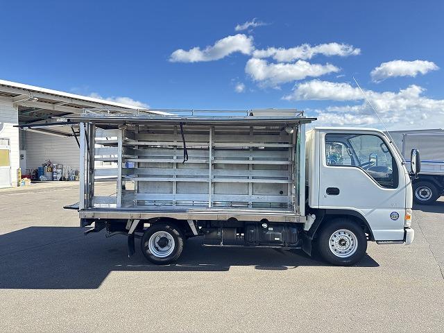 エルフトラック 移動販売車 積載1.6t 冷蔵ショーケース付 -20℃設定(-14℃まで確認済み) 商品棚付 給水蛇口付 5速ミッション 走行5.1万km 燃焼不要♪(33枚目)