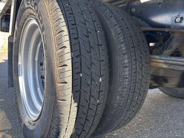 エルフトラック 移動販売車 積載1.6t 冷蔵ショーケース付 -20℃設定(-14℃まで確認済み) 商品棚付 給水蛇口付 5速ミッション 走行5.1万km 燃焼不要♪(53枚目)