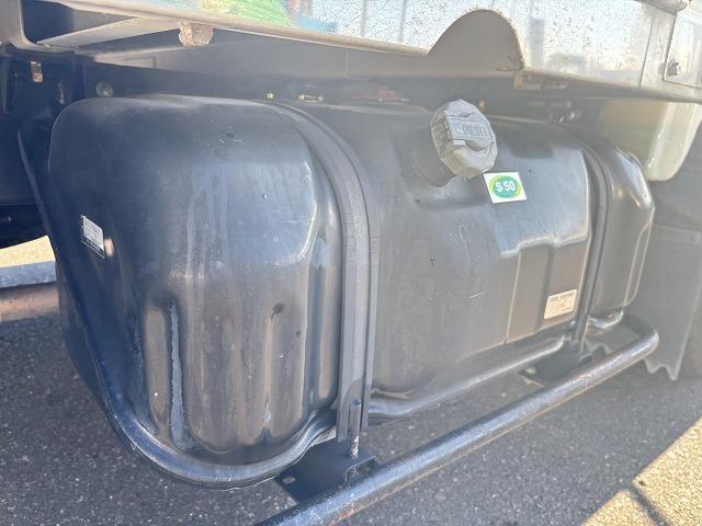 エルフトラック 移動販売車 積載1.6t 冷蔵ショーケース付 -20℃設定(-14℃まで確認済み) 商品棚付 給水蛇口付 5速ミッション 走行5.1万km 燃焼不要♪(78枚目)