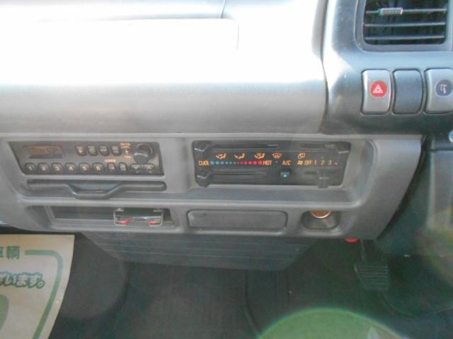 エルフトラック クレーン付き平ボディ 上物タダノ製 4段ブーム ラジコン(無線) フックイン 2.6t吊り ワイドロングボディ 荷台寸法362x193x38 荷台床木張り アオリ開閉サポート 走行6.6万km(12枚目)