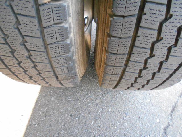 エルフトラック クレーン付き平ボディ 上物タダノ製 4段ブーム ラジコン(無線) フックイン 2.6t吊り ワイドロングボディ 荷台寸法362x193x38 荷台床木張り アオリ開閉サポート 走行6.6万km(43枚目)