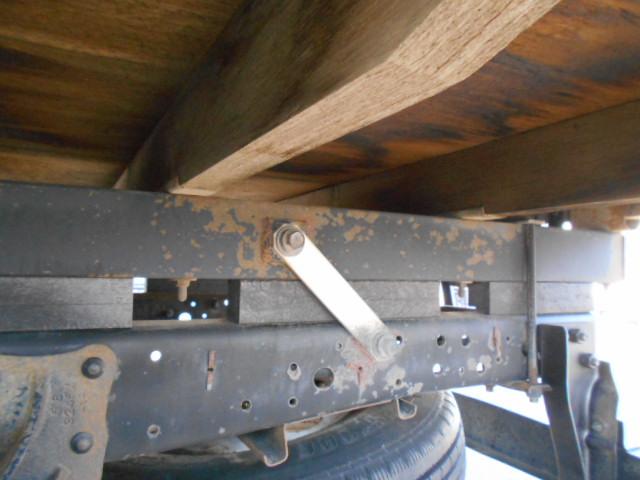 エルフトラック クレーン付き平ボディ 上物タダノ製 4段ブーム ラジコン(無線) フックイン 2.6t吊り ワイドロングボディ 荷台寸法362x193x38 荷台床木張り アオリ開閉サポート 走行6.6万km(58枚目)