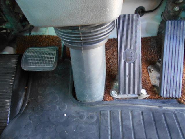 ファイター ダンプ 上物新明和製 増トン車 積載:7.2t 荷台寸法:340×215×64 電動コボレーン付 ベッド付 走行:21.1万km 6速ミッション(21枚目)