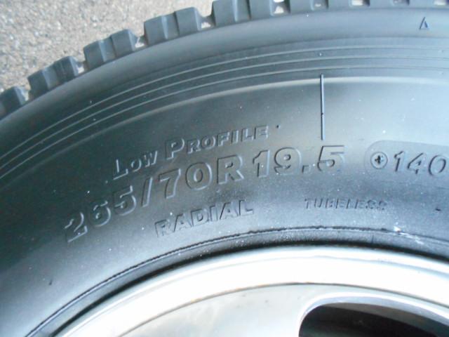 ファイター ダンプ 上物新明和製 増トン車 積載:7.2t 荷台寸法:340×215×64 電動コボレーン付 ベッド付 走行:21.1万km 6速ミッション(42枚目)