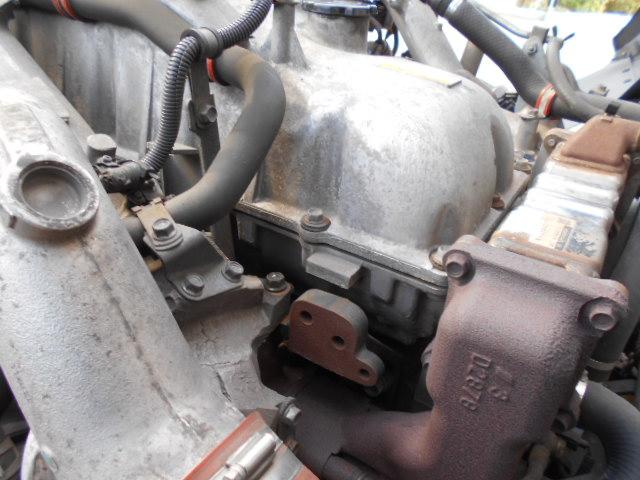 ギガ 　アルミブロック平ボディ　上物山田車体工業　４軸低床　積載１３．５ｔ　荷台寸法９５０×２４１×６８　荷台床木張り　アオリ７方開　アオリ開閉サポート　センターフック５ヶ所　スタンションホール１１ヶ所（52枚目）