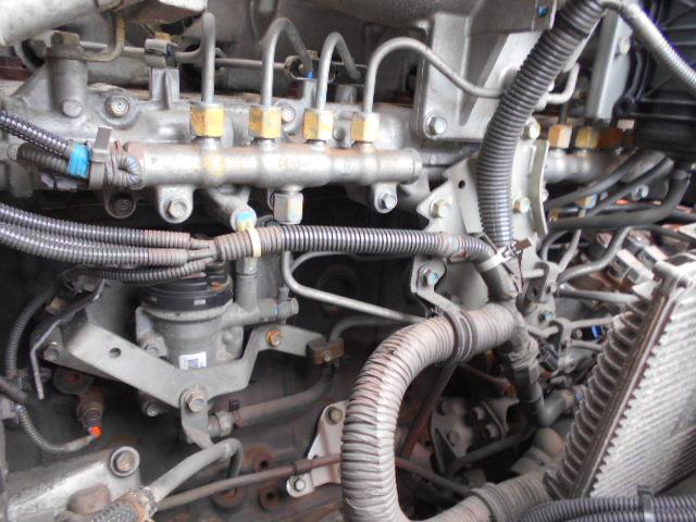 ギガ 　アルミブロック平ボディ　上物山田車体工業　４軸低床　積載１３．５ｔ　荷台寸法９５０×２４１×６８　荷台床木張り　アオリ７方開　アオリ開閉サポート　センターフック５ヶ所　スタンションホール１１ヶ所（57枚目）