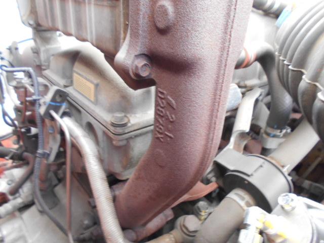 ギガ 　アルミブロック平ボディ　上物山田車体工業　４軸低床　積載１３．５ｔ　荷台寸法９５０×２４１×６８　荷台床木張り　アオリ７方開　アオリ開閉サポート　センターフック５ヶ所　スタンションホール１１ヶ所（61枚目）