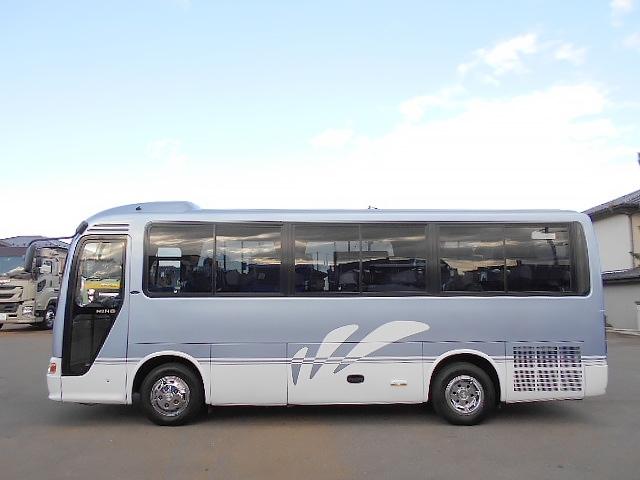 リエッセ マイクロバス 29人乗り スーパーツーリング モケットシート リクライニング機能 自動スライドドア ニーリング機能 ボトルクーラー有 総輪エアサス バックモニター ATシフト リアエンジン(5枚目)