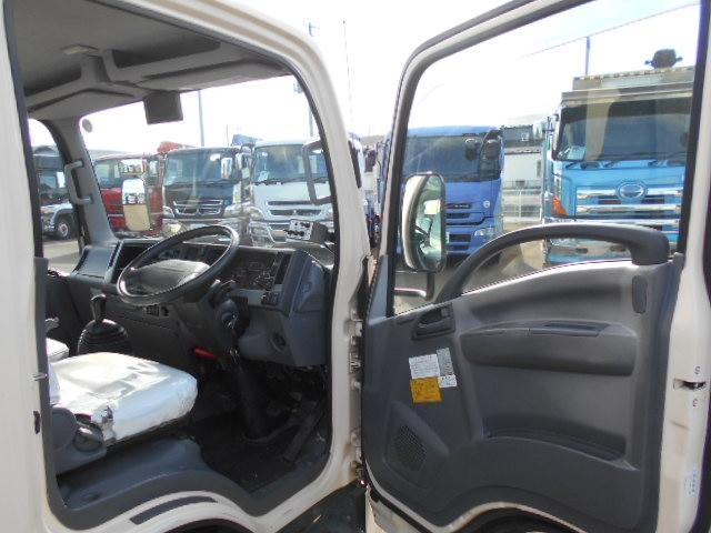 エルフトラック 塵芥車/巻込み式パッカー 上物極東製 容量4.4立米 連続スイッチ 汚水タンク 走行15.7万km 6速ミッション(10枚目)