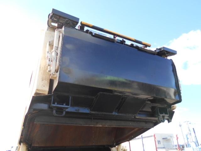 エルフトラック 塵芥車/巻込み式パッカー 上物極東製 容量4.4立米 連続スイッチ 汚水タンク 走行15.7万km 6速ミッション(18枚目)