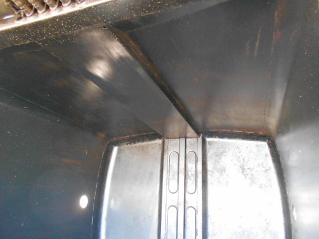 エルフトラック 塵芥車/巻込み式パッカー 上物極東製 容量4.4立米 連続スイッチ 汚水タンク 走行15.7万km 6速ミッション(40枚目)