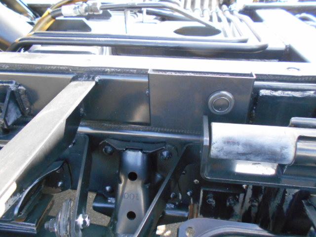 エルフトラック 塵芥車/巻込み式パッカー 上物極東製 容量4.4立米 連続スイッチ 汚水タンク 走行15.7万km 6速ミッション(67枚目)