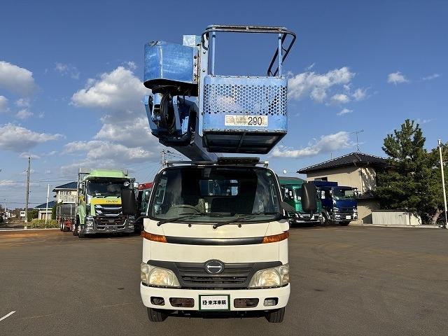 デュトロ 　高所作業車　上物アイチ製　上物型式ＳＫ１７Ａ　地上高１７．１ｍ　Ｈ型ジャッキ　鉄バケット　首振りバケット　アワーメーター２２５７ｈ　走行２．６万ｋｍ　５速ミッション（6枚目）