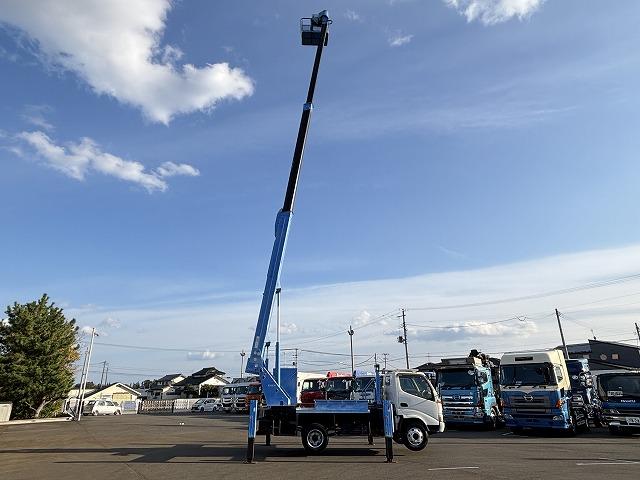 デュトロ 　高所作業車　上物アイチ製　上物型式ＳＫ１７Ａ　地上高１７．１ｍ　Ｈ型ジャッキ　鉄バケット　首振りバケット　アワーメーター２２５７ｈ　走行２．６万ｋｍ　５速ミッション（10枚目）