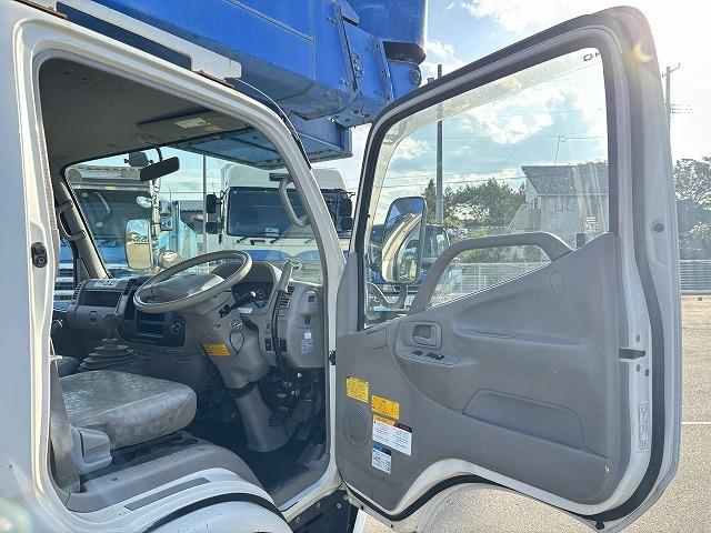 デュトロ 　高所作業車　上物アイチ製　上物型式ＳＫ１７Ａ　地上高１７．１ｍ　Ｈ型ジャッキ　鉄バケット　首振りバケット　アワーメーター２２５７ｈ　走行２．６万ｋｍ　５速ミッション（13枚目）