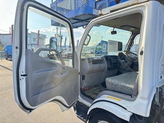 デュトロ 　高所作業車　上物アイチ製　上物型式ＳＫ１７Ａ　地上高１７．１ｍ　Ｈ型ジャッキ　鉄バケット　首振りバケット　アワーメーター２２５７ｈ　走行２．６万ｋｍ　５速ミッション（17枚目）