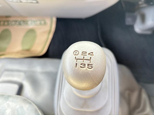 デュトロ 　高所作業車　上物アイチ製　上物型式ＳＫ１７Ａ　地上高１７．１ｍ　Ｈ型ジャッキ　鉄バケット　首振りバケット　アワーメーター２２５７ｈ　走行２．６万ｋｍ　５速ミッション（18枚目）