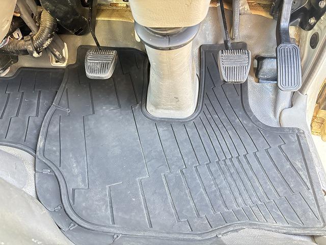 デュトロ 　高所作業車　上物アイチ製　上物型式ＳＫ１７Ａ　地上高１７．１ｍ　Ｈ型ジャッキ　鉄バケット　首振りバケット　アワーメーター２２５７ｈ　走行２．６万ｋｍ　５速ミッション（25枚目）