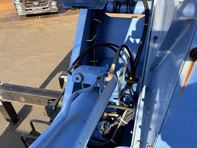 デュトロ 　高所作業車　上物アイチ製　上物型式ＳＫ１７Ａ　地上高１７．１ｍ　Ｈ型ジャッキ　鉄バケット　首振りバケット　アワーメーター２２５７ｈ　走行２．６万ｋｍ　５速ミッション（28枚目）